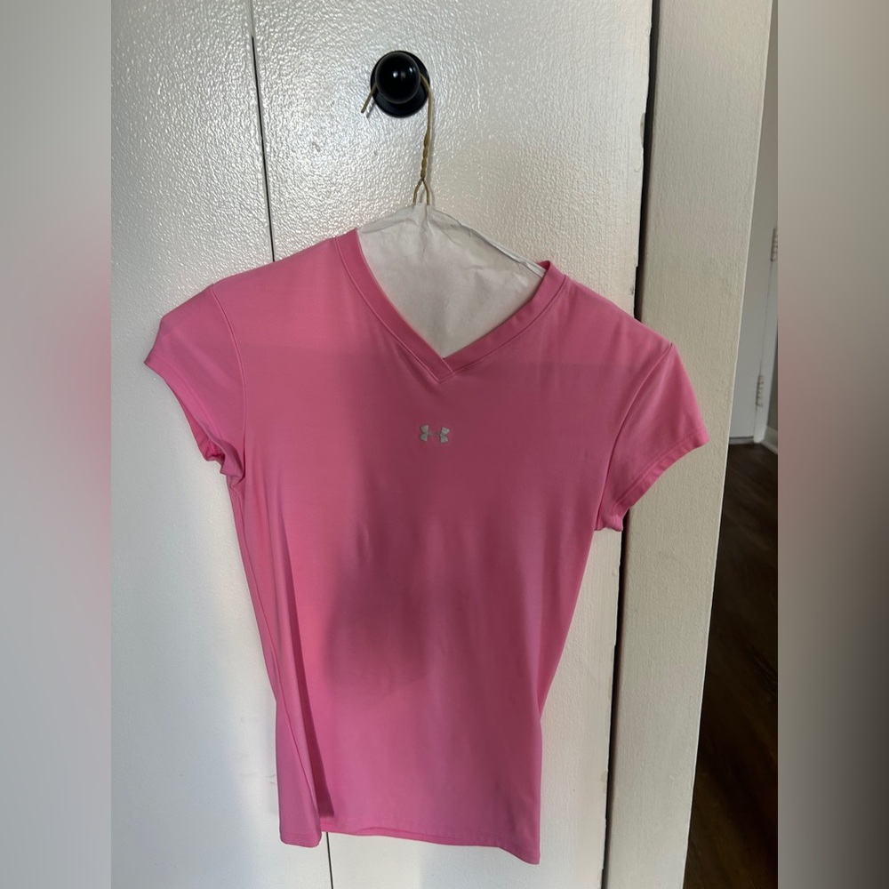 Under Armour Women's V-Neck Pink Tee